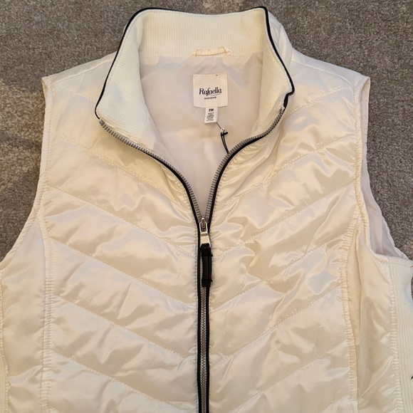 NWT Rafaella Weekend Cream Quilted lightweight Vest PM Petite Medium Black Trim - Picture 2 of 8